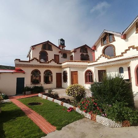 Hostal Jallalla Comunidad Yumani Kültér fotó