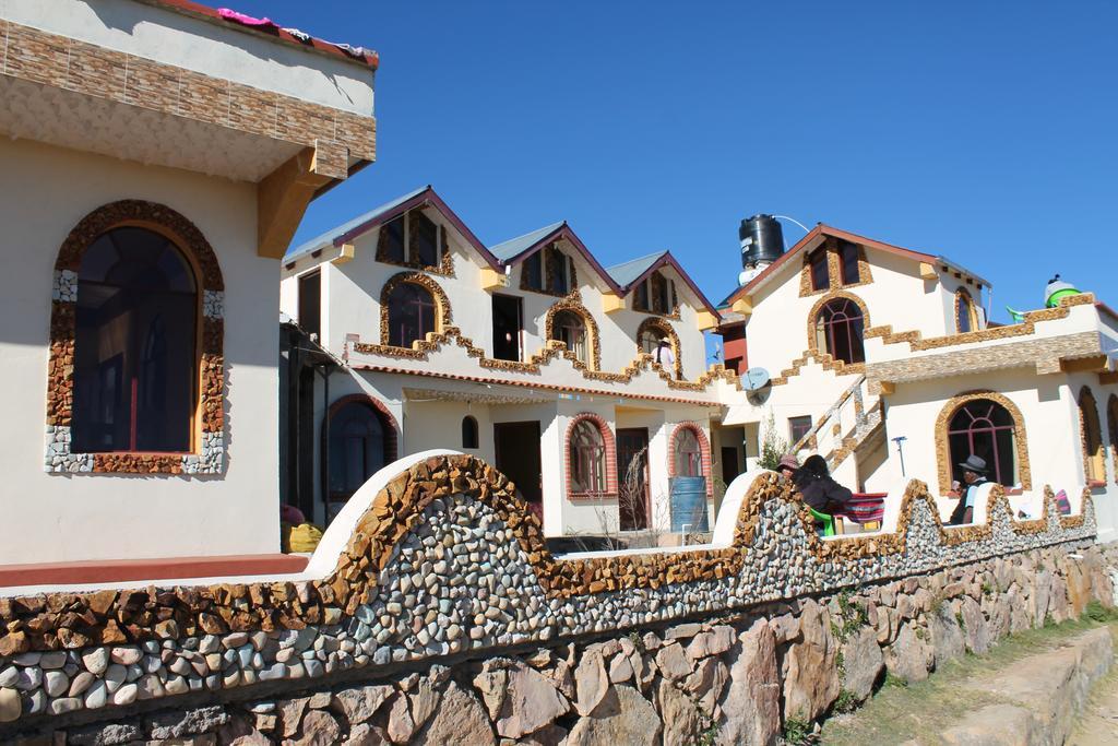 Hostal Jallalla Comunidad Yumani Kültér fotó