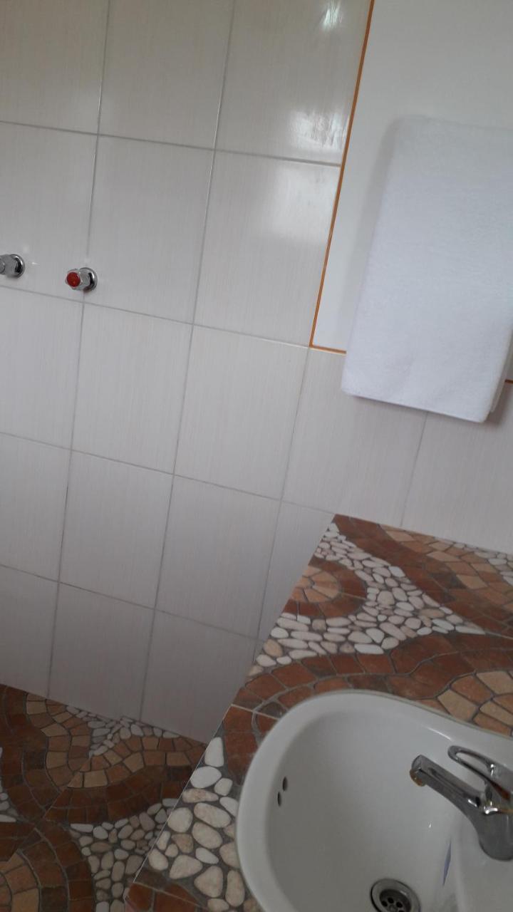 Hostal Jallalla Comunidad Yumani Kültér fotó